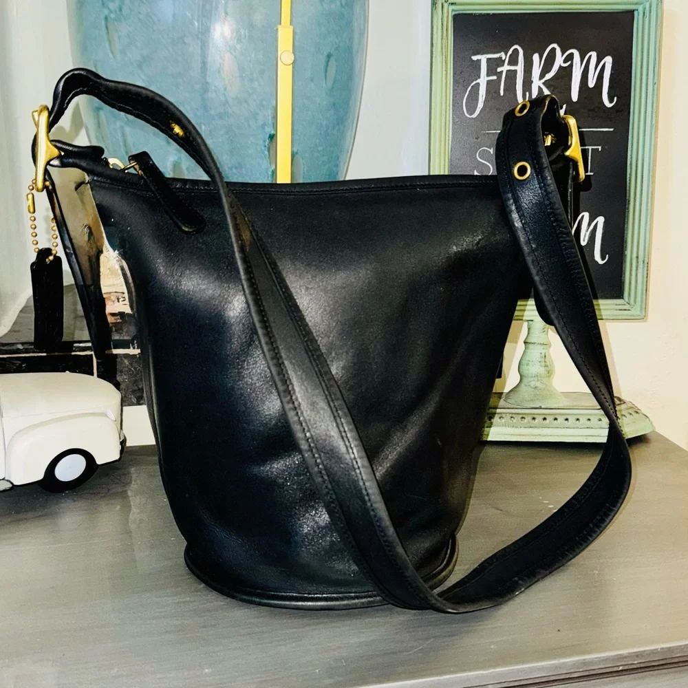 Coach 1993 Helen Berg's Legacy Bucket Bag - Black Glove-tanned leather & brass - Picture 10 of 16